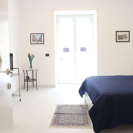 A Tre Passi Dal Duomo Apartman Nápoly Kültér fotó