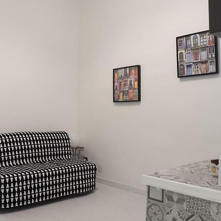A Tre Passi Dal Duomo Apartman Nápoly Kültér fotó