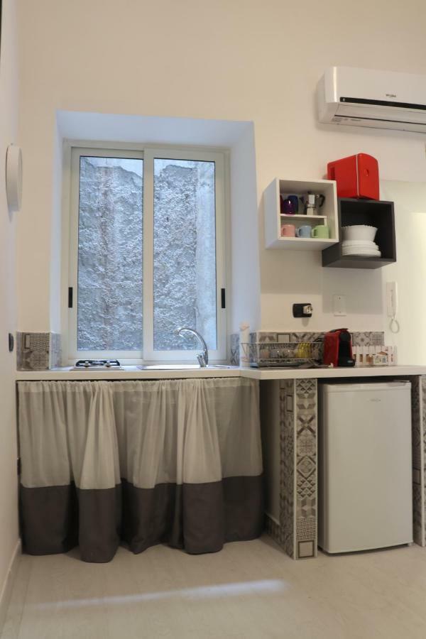 A Tre Passi Dal Duomo Apartman Nápoly Kültér fotó