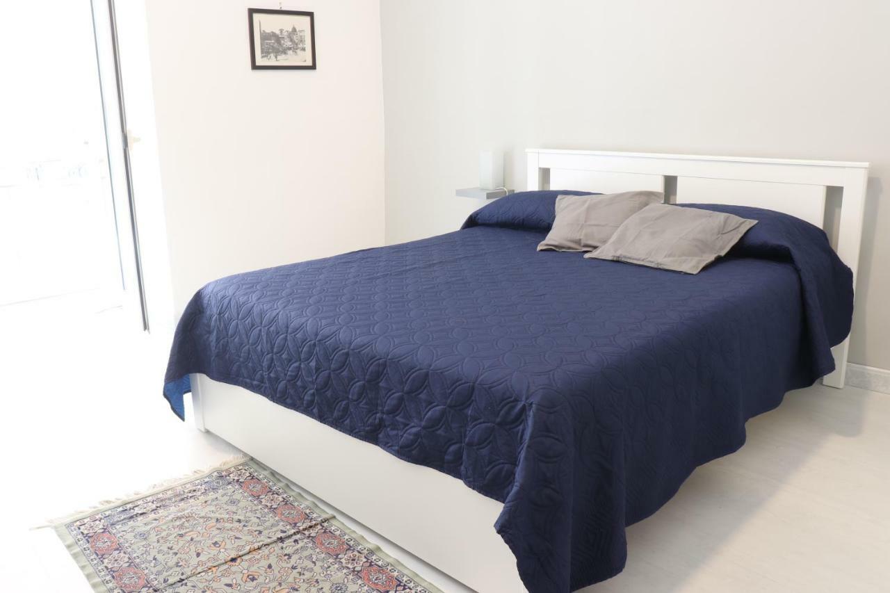 A Tre Passi Dal Duomo Apartman Nápoly Kültér fotó