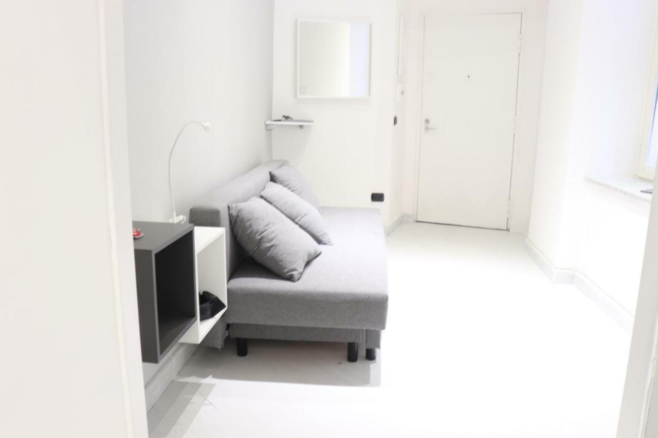 A Tre Passi Dal Duomo Apartman Nápoly Kültér fotó